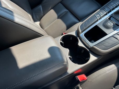 Porsche Macan 3.0 TD V6 S SUV 5dr Diesel PDK 4WD Euro 6 (s/s) (258 ps) 34