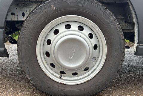 Ford Transit 350 Drw L4 130 ps Crew Cab Dropside - Air Con - Ex MOD 35