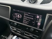 Porsche Macan GTS PDK 72