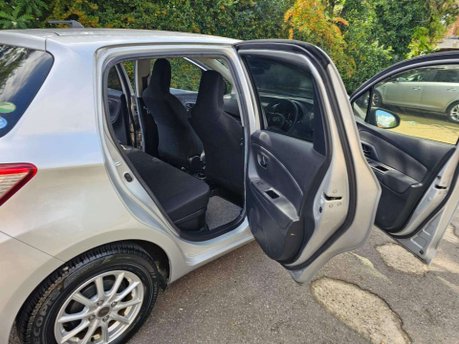 Toyota Yaris 1.5 VVT-h Icon Tech E-CVT Euro 6 (s/s) 5dr 72