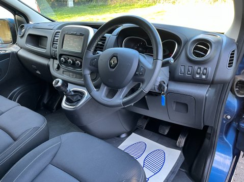 Renault Trafic 2.0 dCi ENERGY 28 Sport SWB Standard Roof Euro 6 (s/s) 5dr 12