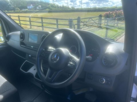 Mercedes-Benz Sprinter 2.0 315 CDI Premium Panel Van 5dr Diesel G-Tronic RWD L2 H2 Euro 6 (s/s) (1 24