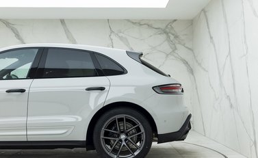 Porsche Macan T 30