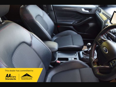 Ford Focus 1.0 Focus ST-Line X 5dr 43