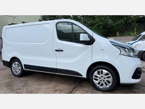 Renault Trafic 1.6 dCi ENERGY 27 Sport Nav Panel Van 5dr Diesel Manual SWB Standard Roof E 5