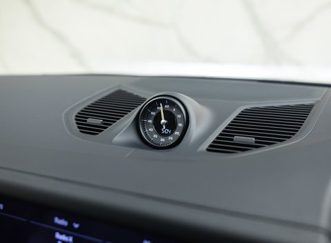 Porsche Cayenne TURBO E-HYBRID COUPE WITH GT PACKAGE 23