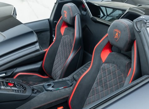 Lamborghini Aventador S LP 740-4 Roadster 31