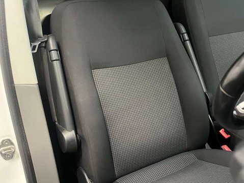 Volkswagen Transporter 2.0 Transporter T30 Startline TDI 11