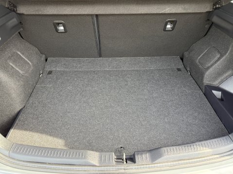 Toyota Auris VVT-I EXCEL HYBRID AUTO 39