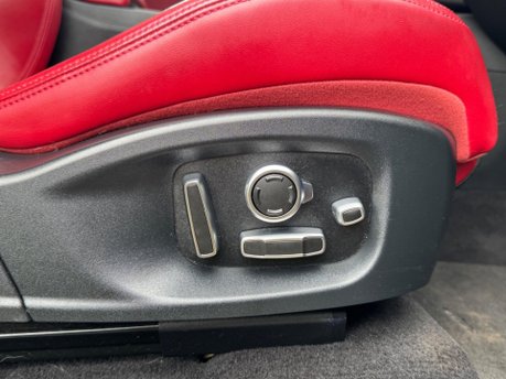 Jaguar E-Pace R-DYNAMIC HSE 24