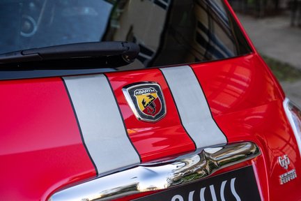 Abarth 695 Tributo Ferrari 12