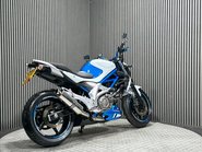 Suzuki Gladius 650 2010 ONLY 26K SV650 MOTOR MOT 08/27 SERVICED A2 650CC 2