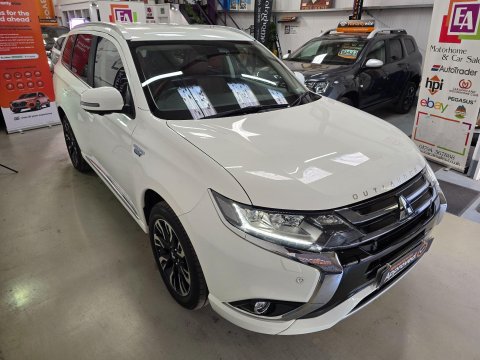 Mitsubishi Outlander 2.0h 12kWh 5hs CVT 4WD Euro 6 (s/s) 5dr 12