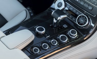 Mercedes-Benz SLS AMG 20