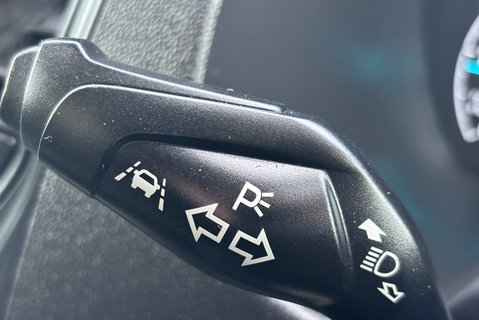 Ford Transit 310 L2 H2 Leader with Air Con / Sat Nav / Heated Seats 34