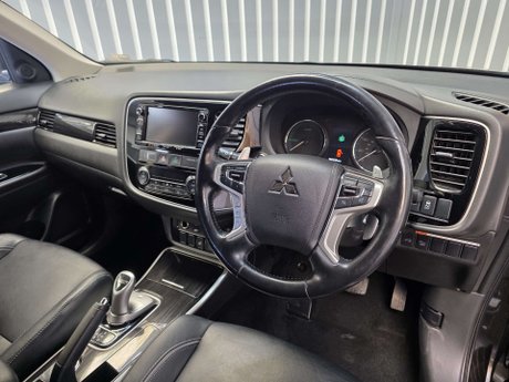 Mitsubishi Outlander 2.0h 12kWh GX4h SUV 5dr Petrol Plug-in Hybrid CVT 4WD Euro 6 (s/s) (200 ps) 37