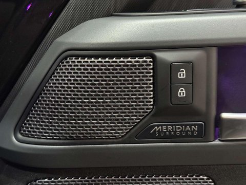 Land Rover Defender 3.0 P400 MHEV X SUV 5dr Petrol Auto 4WD Euro 6 (s/s) (400 ps) 69