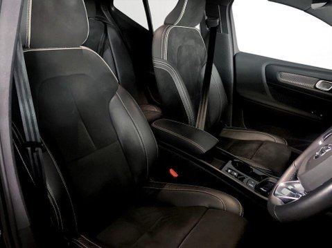 Volvo XC40 1.5h T5 Recharge 10.7kWh Ultimate Dark SUV 5dr Petrol Plug-in Hybrid Auto E 11