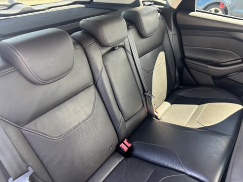 Ford Focus TITANIUM X 14
