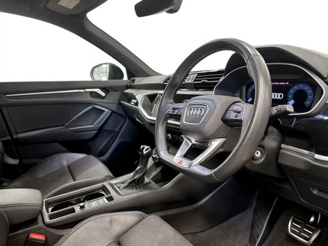Audi Q3 1.5 TFSI CoD 35 Black Edition SUV 5dr Petrol S Tronic Euro 6 (s/s) (150 ps) 12