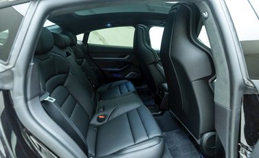 Porsche Taycan Turbo S 14