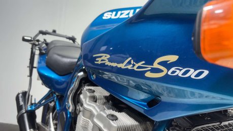 Suzuki Bandit 600 GSF 1998 27K VERY CLEAN MK1 NEW MOT ICONIC CLASSIC 600CC A2 22