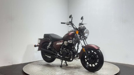 Keeway Superlight 125 2024 ONLY 800 MILES MOT SERVICED 125CC CRUISER BIKE 3