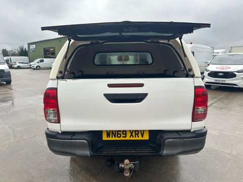 Toyota Hilux ACTIVE 4WD D-4D DCB 8