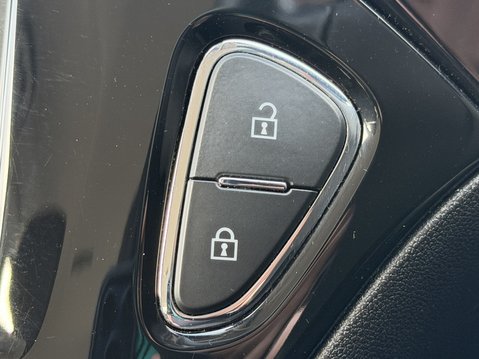 Vauxhall Corsa 1.4 SRi Nav 5dr 26