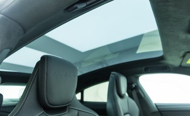 Porsche Taycan TURBO S 16