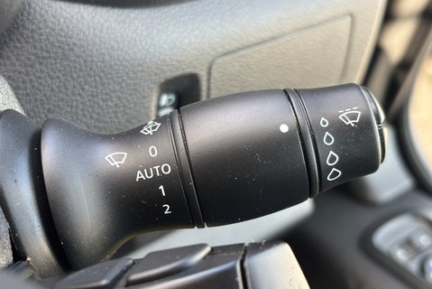 Renault Master ML35TW 130 ps dCi Business Tipper with Air Con / Tow Axle / Sat Nav 26