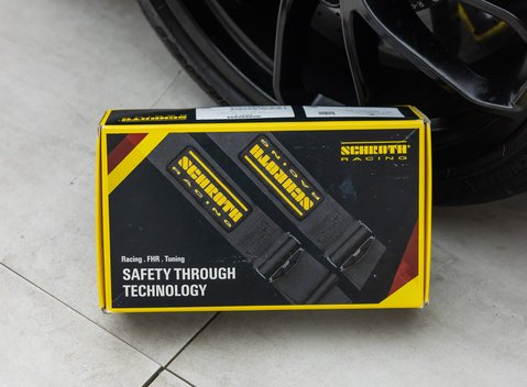 Porsche Cayman GT4 (718) 33