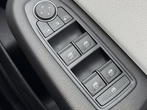 Renault Clio 1.0 TCe 100 S Edition 5dr 36