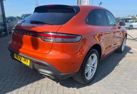 Porsche Macan PDK 12