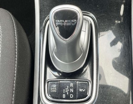 Mitsubishi Outlander 2.4 Outlander Design PHEV CVT 4WD 5dr 55