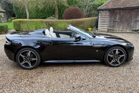 Aston Martin Vantage S V8 ROADSTER 18