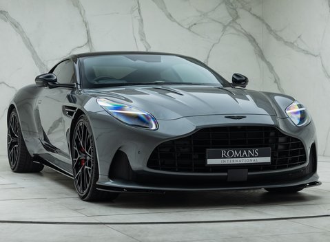 Aston Martin DB12 V8 9