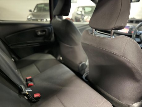 Toyota Yaris 1.33 Dual VVT-i Design Euro 6 5dr 31