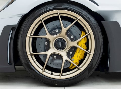 Porsche 911 GT3 RS Weissach (992) 8