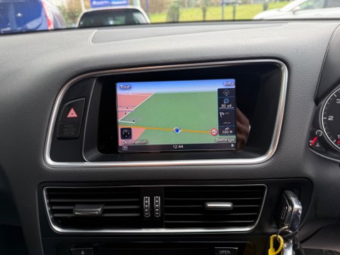 Audi Q5 2.0 TDI S line S Tronic quattro Euro 5 (s/s) 5dr 31