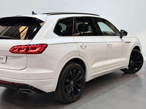 Volkswagen Touareg 3.0 TDI V6 Black Edition SUV 5dr Diesel Tiptronic 4Motion Euro 6 (s/s) (286 19