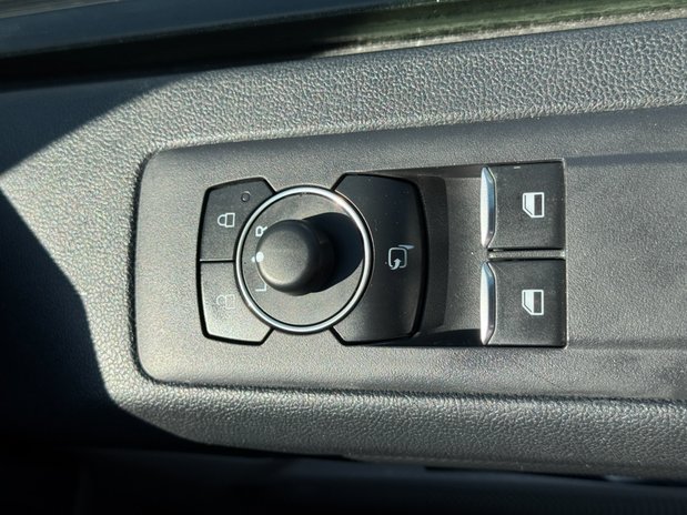 Ford Transit Custom SWB L1H1 Limited 300 Air Con Alloys Camera Sensors EURO 6 NO VAT 22
