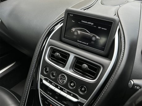 Aston Martin DB11 V12 65