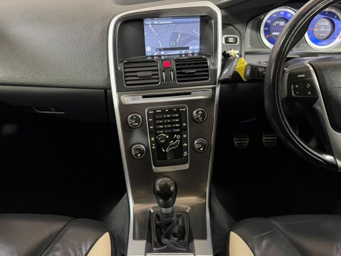 Volvo XC60 D5 R-DESIGN AWD 14