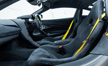 McLaren 750S 15