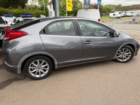 Honda Civic 1.8 i-VTEC ES Auto Euro 5 5dr 9