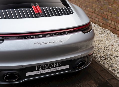 Porsche 911 Carrera 4S (992) 24