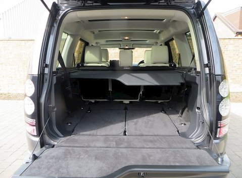 Land Rover Discovery SDV6 HSE 2