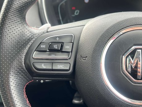 MG HS 1.5 MG HS Exclusive Semi-Auto 5dr 16