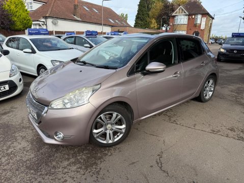 Peugeot 208 1.4 HDi Allure Euro 5 5dr 9